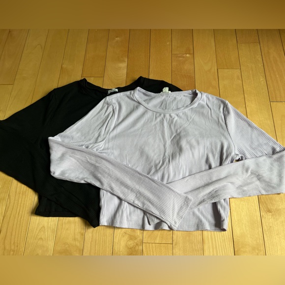 Garage long sleeve cropped shirts ( lilac and black) size medium and large - Picture 1 of 3